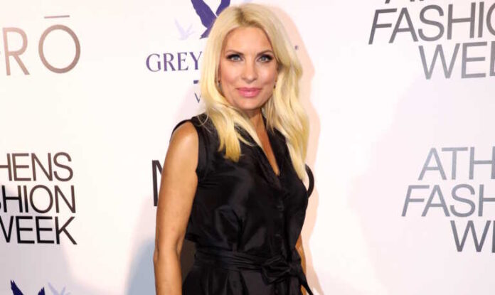 Ελένη Μενεγάκη: Οι διακοπές στην Άνδρο για του Αγίου Πνεύματος και η εντυπωσιακή selfie – «Άλλη μια μέρα στον Παράδεισο»