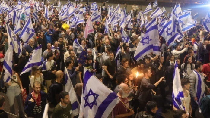 Στο Ισραήλ, η μεγαλύτερη κινητοποίηση από το ξέσπασμα του πολέμου με τη Χαμάς