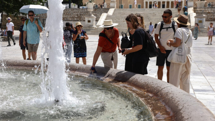 Καιρός σήμερα: Άνοδος της θερμοκρασίας, αλλά και τοπικές βροχές