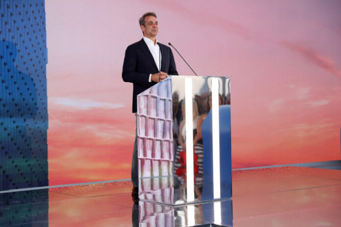 Μητσοτάκης: Ο Πύργος του Πειραιά συμβολίζει μια πόλη που αλλάζει και μια χώρα που προχωράει στο μέλλον