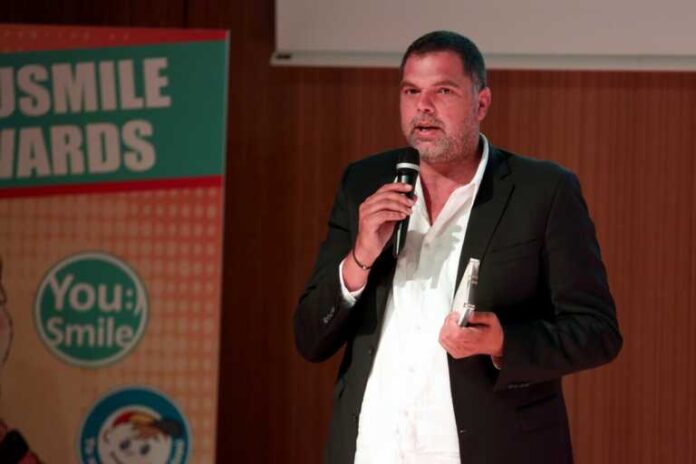 Δημήτρης Παπανικολάου: «Υπήρχαν σχολεία που δεν δεχόντουσαν την κόρη μας λόγω αυτισμού»