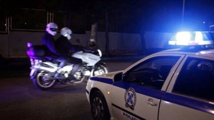 Φιλοπάππου: Επίθεση με γκαζάκια σε πολυκατοικία τα ξημερώματα