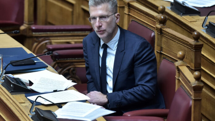 Σκέρτσος και Κασσελάκης «διασταυρώνουν τα ξίφη τους»