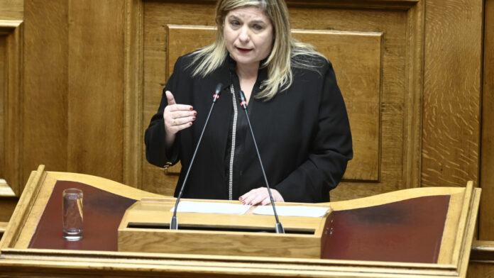 Συρεγγέλα: Με τη φορολόγηση των υπερκερδών των διυλιστηρίων θα στηρίξουμε τους αδύναμους