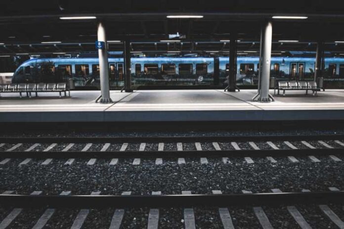 treno_eurokinissi-scaled-1-768x512.jpg