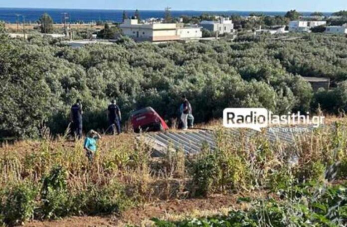 Νεκρός 55χρονος οδηγός μέσα σε αυτό το αυτοκίνητο που «κρεμόταν» στο χείλος γκρεμού στην Ιεράπετρα
