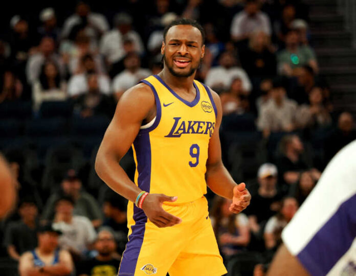 Σε ρηχά νερά ο Μπρόνι Τζέιμς στο ντεμπούτο του με τους Λέικερς στο Summer League