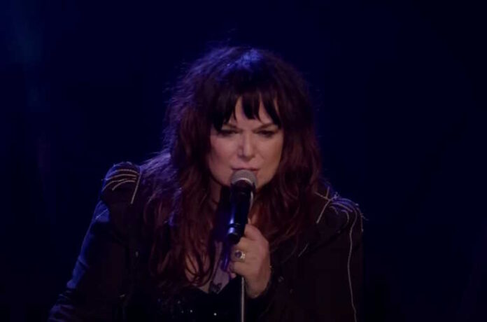 ann_wilson_heart_grab-768x508.jpg