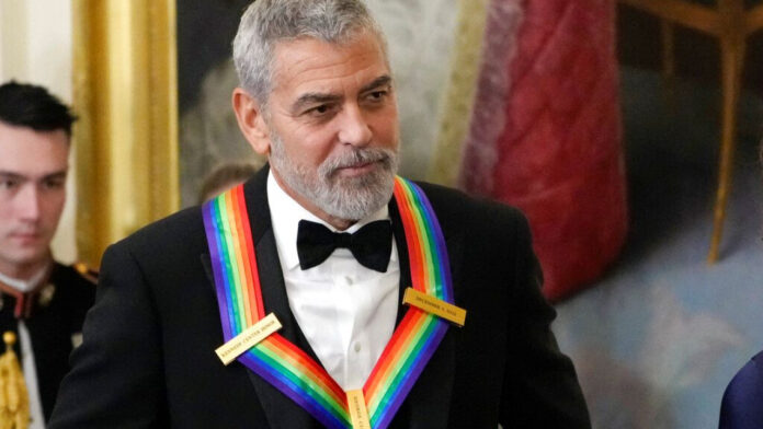 George Clooney: Θα κάνουμε τα πάντα για να στηρίξουμε την Κάμαλα Χάρις