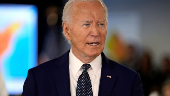 Joe Biden: «Ειμαι υπερήφανος που υπηρέτησα ως η πρώτη μαύρη γυναίκα με έναν μαύρο πρόεδρο»
