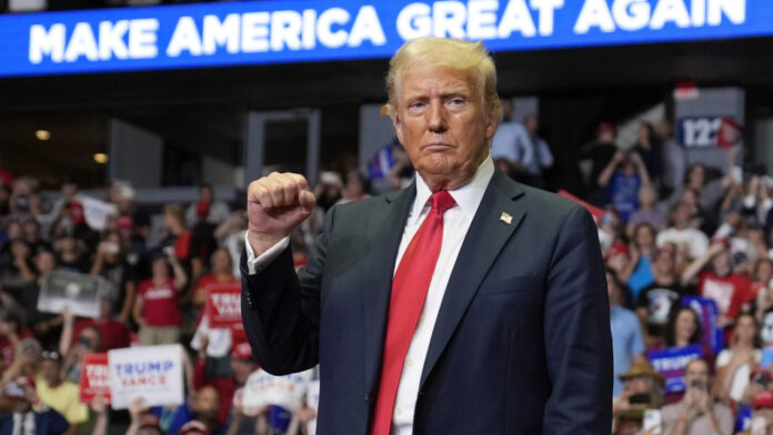 Τραμπ: Ανάρμοστο να ορισθεί ντιμπέιτ με την Κάμαλα Χάρις προτού λάβει το χρίσμα των Δημοκρατικών