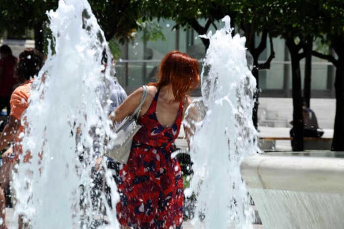 Τροπικό κλίμα με θερμοκρασίες 41 βαθμούς Κελσίου και το Σάββατο – Πότε θα δροσίσει