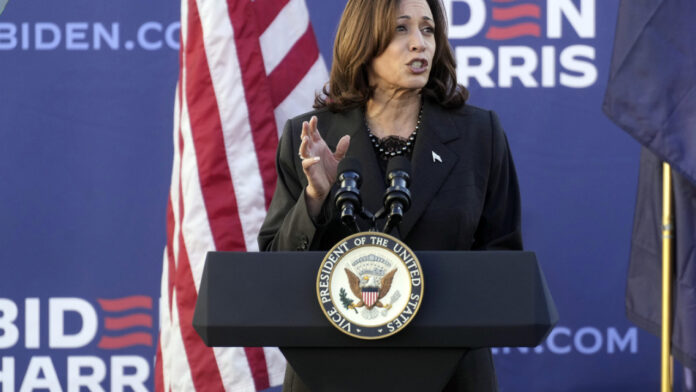 «Κλειδώνει» τους αντιπροσώπους μέχρι την Τετάρτη η Κάμαλα Χάρις