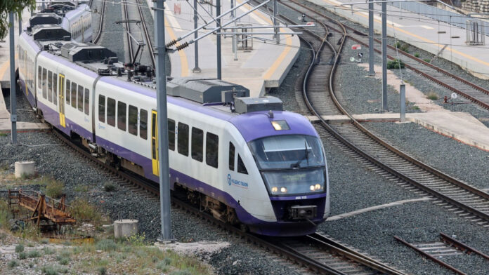 ose_treno_hellenic_train_intime.jpg