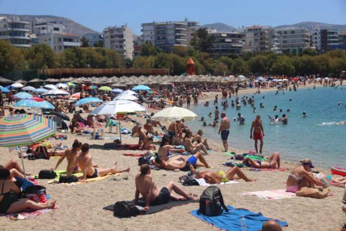 Επίδομα καλοκαιριού: Πως υπολογίζεται με βάση τις μέρες άδειας και τις αποδοχές – Τα κλειδιά και οι γκρίζες ζώνες