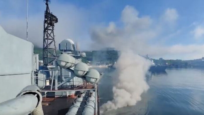 Ρωσία: Ναυτικές ασκήσεις με τη συμμετοχή 300 σκαφών και πάνω 20.000 ατόμων