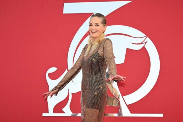 Αν εκλεγεί ο Τραμπ θα φύγω από τις ΗΠΑ, δήλωσε η Σάρον Στόουν