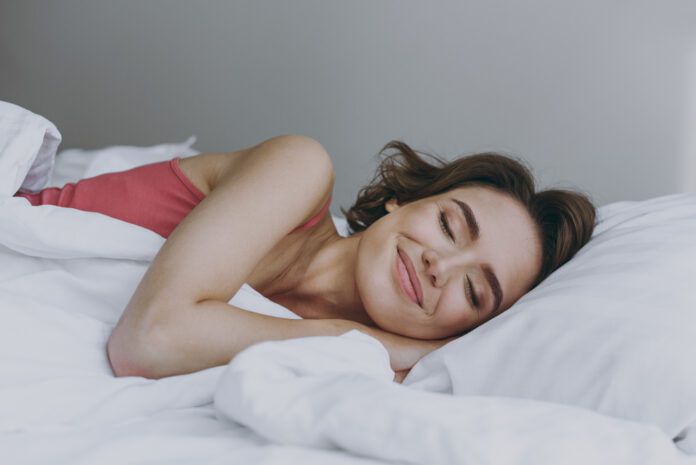 Ζέστη: 10 tips για να μην χάνουμε τον ύπνο μας