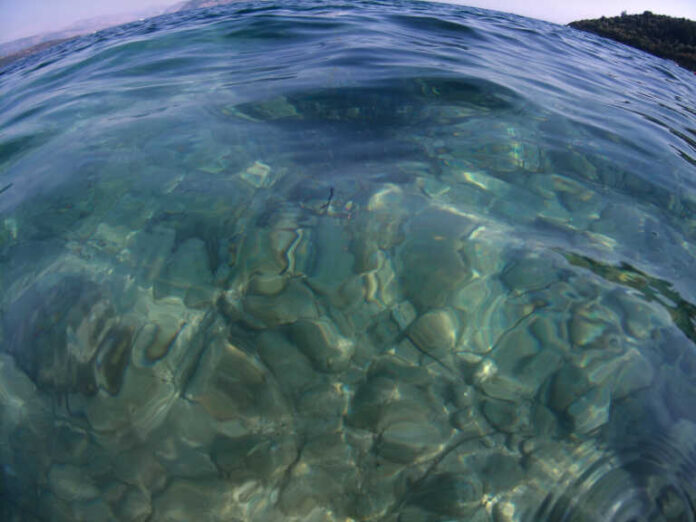 Γαλάζιες σημαίες σε παραλίες και οργανωμένες ακτές του Παγασητικού – Δείτε τη λίστα με τα 12 σημεία