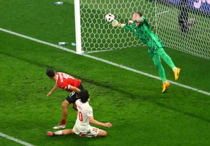 Αυστρία – Τουρκία: Η απίθανη επέμβαση του Γκιουνόκ στο 90+4 για το Euro 2024