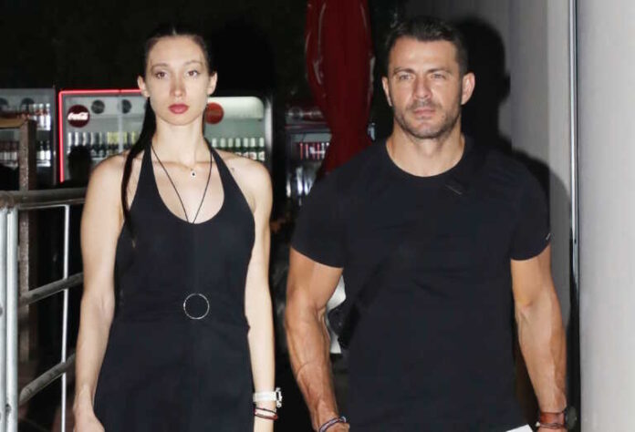 Γιώργος Αγγελόπουλος και Δήμητρα Βαμβακούση κάνουν βόλτες με σκάφος στην Σκιάθο