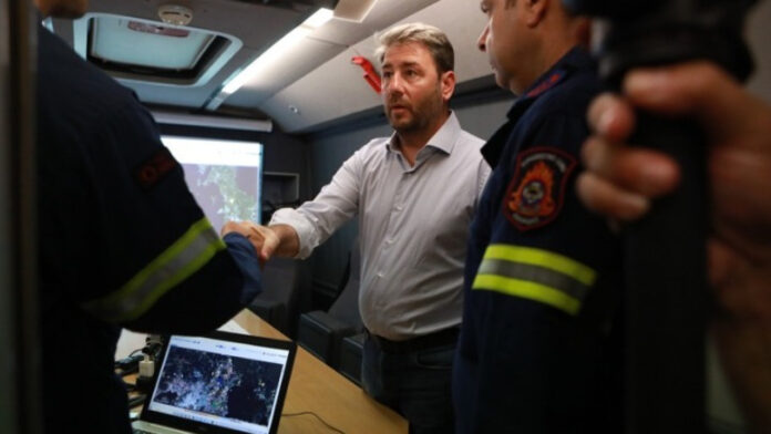 Ανδρουλάκης: Στο ίδιο έργο θεατές με πυρκαγιές και καταστροφές ακόμη και λίγα χιλιόμετρα από το κέντρο της πρωτεύουσας