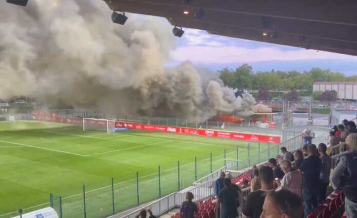 Διεκόπη το Ορλεάν – Βαλανσιέν εξαιτίας πυρκαγιάς στο κυλικείο του γηπέδου