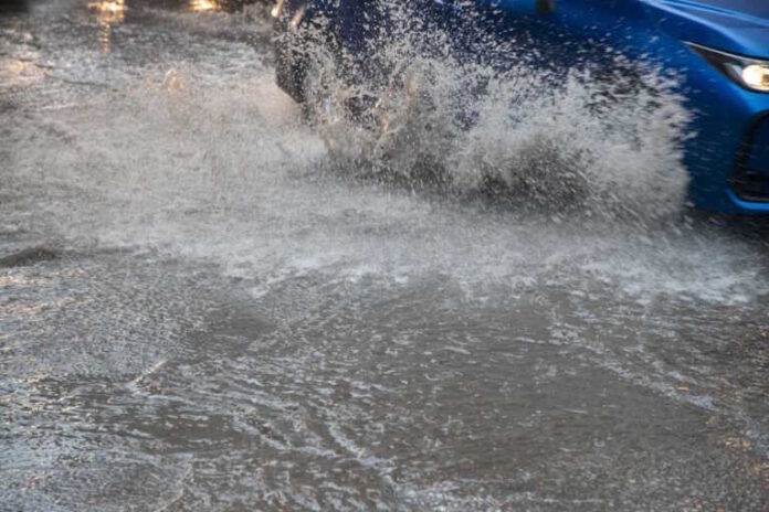 Καιρός σήμερα: Καταιγίδες σε πολλές περιοχές της χώρας – Έως τους 35 βαθμούς η θερμοκρασία