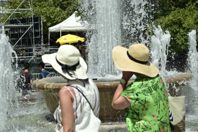 Καιρός αύριο: Σκαρφαλώνει στους 40 βαθμούς ο υδράργυρος – Άνεμοι έως 5 μποφόρ