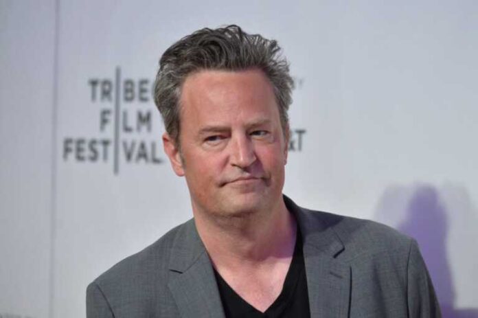 «Κάνε μου μια μεγάλη ένεση κεταμίνης και ετοίμασε το τζακούζι» – Τα τελευταία λόγια του Μάθιου Πέρι στον βοηθό του που διώκεται ποινικά