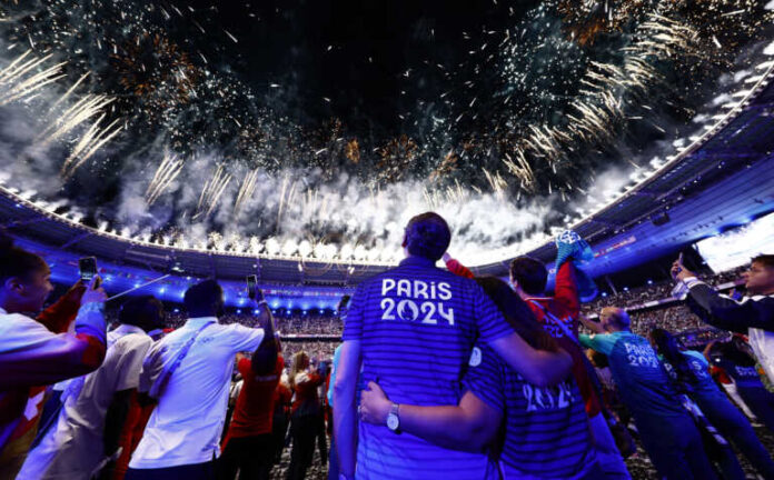 Ολυμπιακοί Αγώνες 2024: Έπεσε η αυλαία με μία εντυπωσιακή τελετή λήξης στο Παρίσι