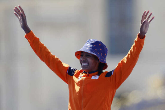 Δεν ξανάγινε: Η Χασάν πήρε μετάλλιο στον μαραθώνιο, στα 5.000 και10.000 μέτρα και έκανε ρεκόρ