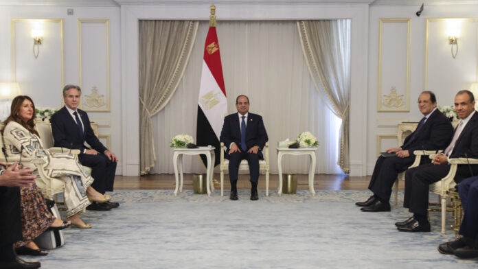 Αιγύπτιος πρόεδρος: Προειδοποιεί για τον κίνδυνο να επεκταθεί ο πόλεμος στη Γάζα