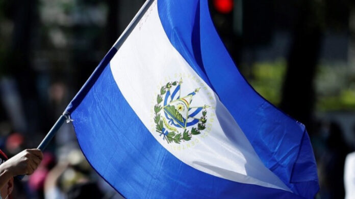 elsalvadorflag_ape.jpg