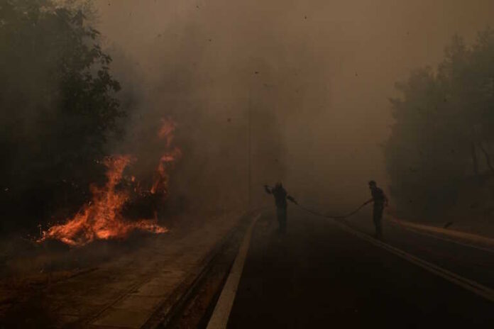Φωτιά στις Δρυμάδες Ιωαννίνων – Μήνυμα του 112 στους κατοίκους να παραμείνουν σε ετοιμότητα