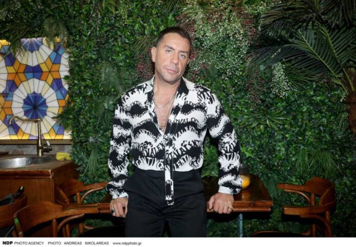 Ο Γιώργος Μαζωνάκης έγινε θείος, η αδερφή του γέννησε δίδυμα