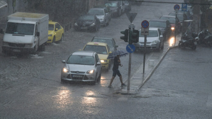 Καιρός σήμερα: Έντονες βροχοπτώσεις τις επόμενες ώρες – Σε ποιες περιοχές θα είναι πιο έντονα τα φαινόμενα