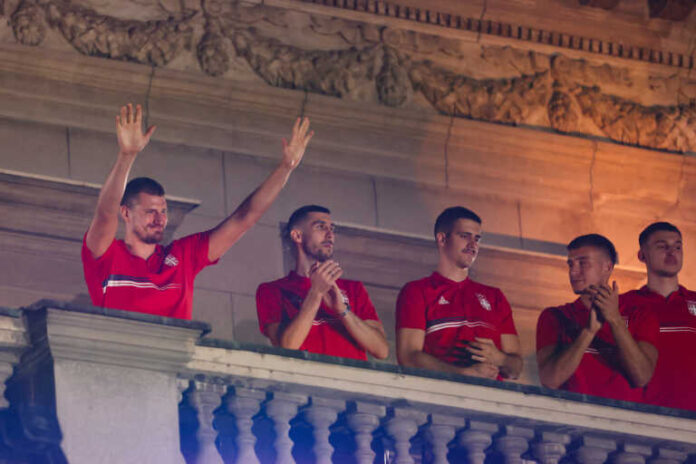 Παροξυσμός από 40.000 Σέρβους για τους Ολυμπιονίκες του Παρισιού