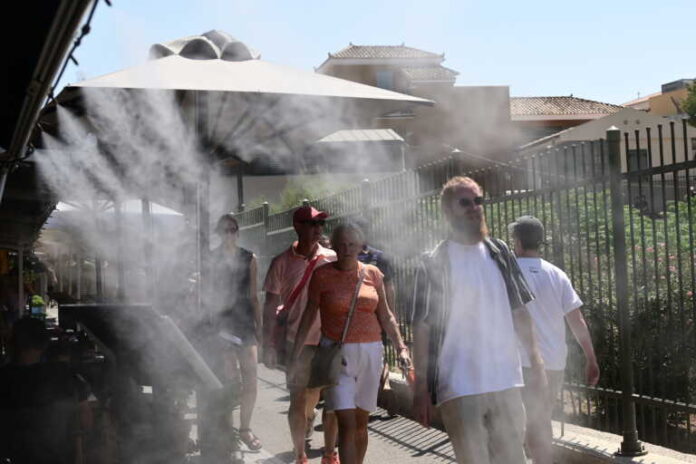 Εκρηκτικό κοκτέιλ ζέστης, ξηρασίας και μελτεμιών βάζει σε «πορτοκαλί» συναγερμό έξι περιφέρειες