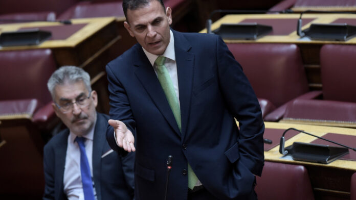 Καραμέρος: Ανακαλώ την αναφορά για τον Παύλο Μαρινάκη