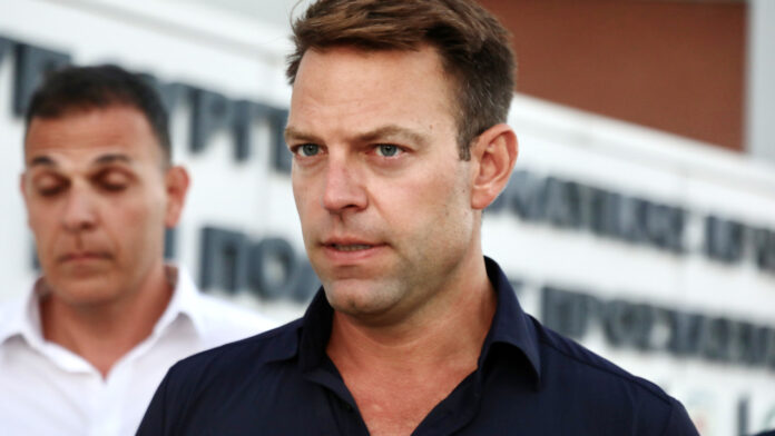 Κασσελάκης: Η πρώτη φωτιά στον αστικό ιστό της Αθήνας «ανήκει και με τη βούλα» στον πρωθυπουργό