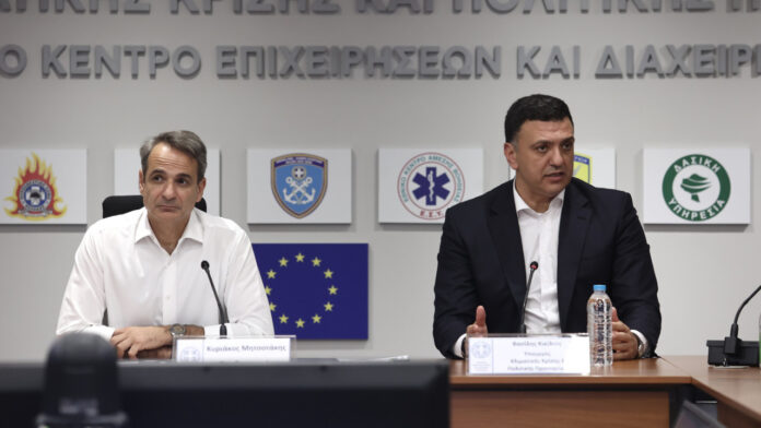 Φωτιές: Στο Ενιαίο Συντονιστικό Κέντρο Επιχειρήσεων και Διαχείρισης Κρίσεων ο Μητσοτάκης