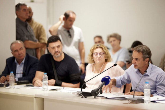 Κυβέρνηση: Ανεβάζει στροφές για την ταχύτατη αποκατάσταση των ζημιών μετά τη φωτιά στην Αττική