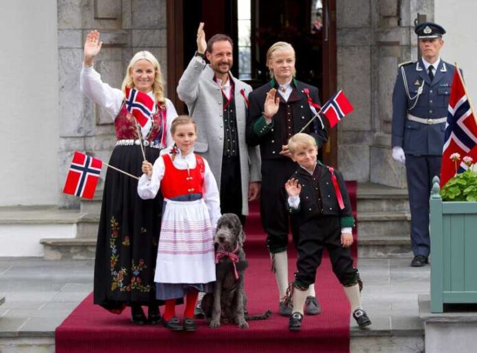norwayroyals-768x569.jpg