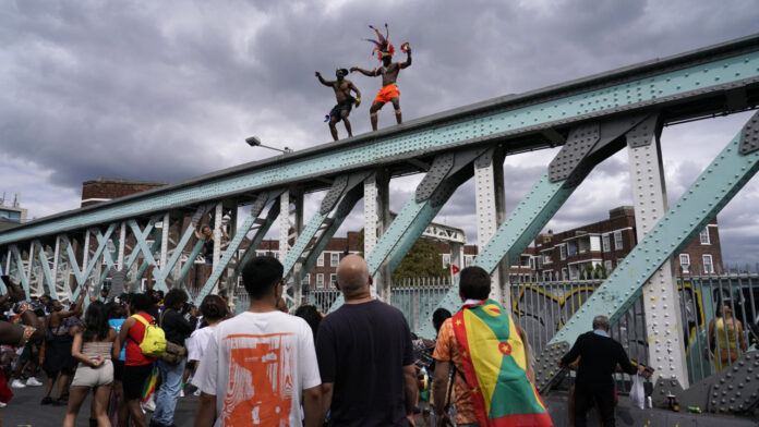 Λονδίνο: Σε κώμα, η 32χρονη που μαχαιρώθηκε στο καρναβάλι του Νότινγκ Χιλ