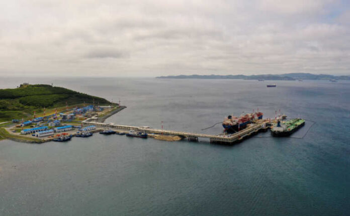 Ανακάμπτουν οι εξαγωγές αργού πετρελαίου της Ρωσίας από χαμηλό 11 μηνών