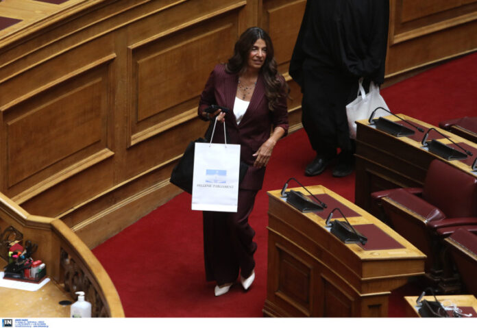 ΣΥΡΙΖΑ: Ανακωχή, αλλά πληροφορίες για «βιτριολική» επιστολή Σπίρτζη στην Επιτροπή Δεοντολογίας