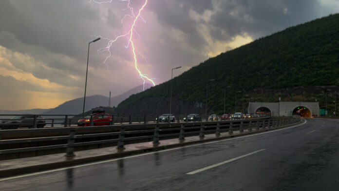 Επικαιροποίηση του έκτακτου δελτίου της ΕΜΥ – Πού αναμένονται βροχές