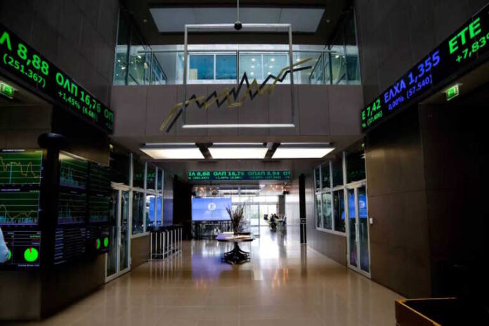 Χρηματιστήριο Αθηνών: Κλείσιμο με άνοδο 0,30% στις μετοχές – «Βουτιά» κατά 3,18% τον Αύγουστο
