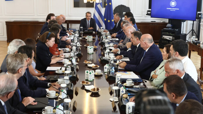 Το Μέγαρο Μαξίμου βάζει σε εφαρμογή το πλάνο «κοντά στην κοινωνία»